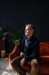 Знакомства Львов Игорь собеседник на час 86901