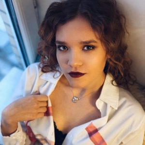 Знакомства Москва Виктория собутыльник на час 8998