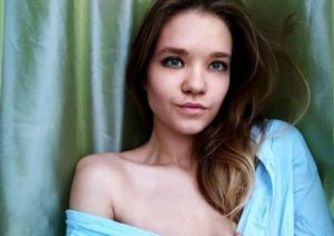 Знакомства Москва Виктория собутыльник на час 89981