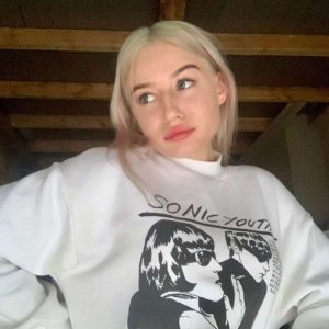 Знакомства Одесса Николь собутыльник на час 8823