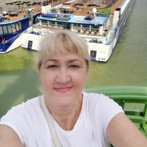 Знакомства Ростов-на-Дону Лариса собеседник на час 7739