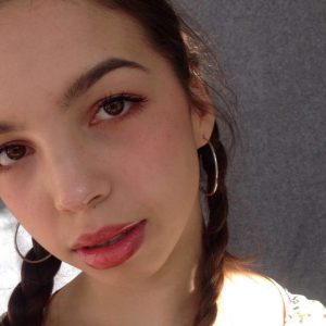 Знакомства Киев Виктория собеседник на час 10290