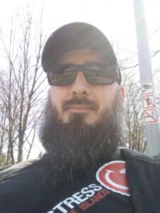 Знакомства Каменское Антон собеседник на час 123241