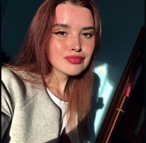 Знакомства Томск Арина собеседник на час 127381